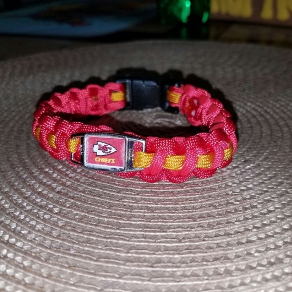 NWOT ... NFL SUPER BOWL CHAMPIONS 🏆 Kansas City Chiefs Paracord Bracelets